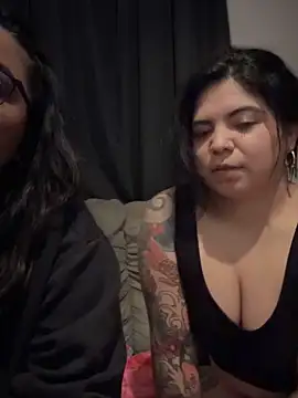 LESBIAN PRIVATE WITH @KIMMIAKISS22 - video drizzypeach602 kameramallilta