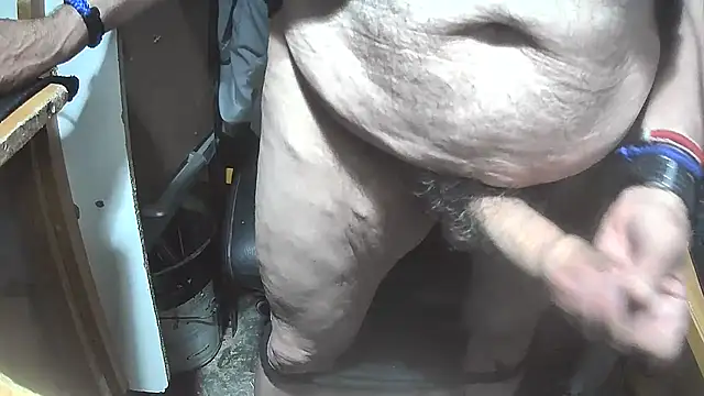 [24 Jun 19:55 masturbazione e giocare con il cazzo - video av nonnomaturobisex cam model