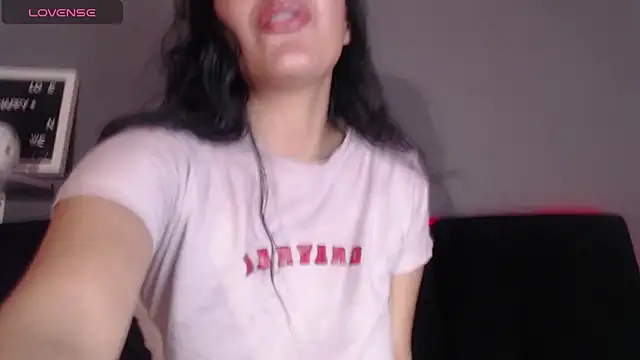 body and suck titis - video by petite_camila cam model