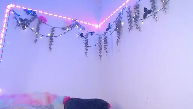 show fuck－カメラキャストのpetite_camilaの動画