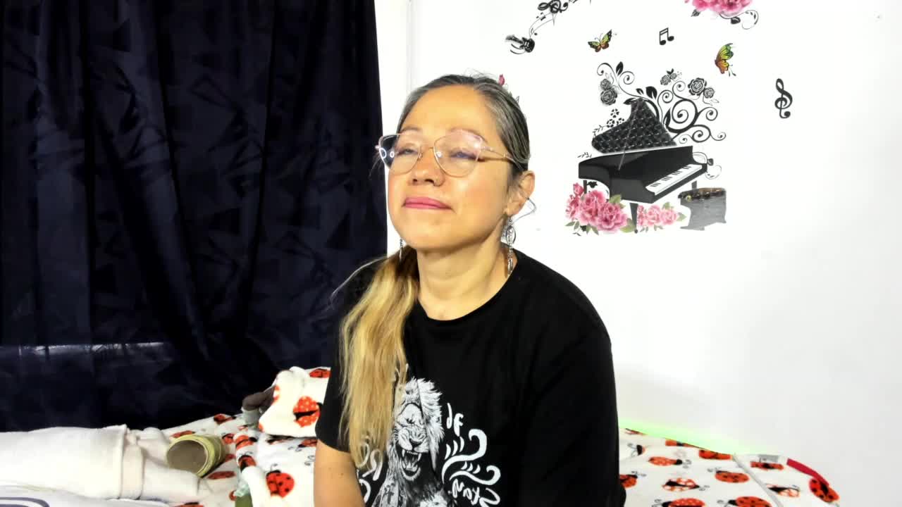 [18 Oct 09:59] Private Show - video oleh anthonela_mature_ kamera model