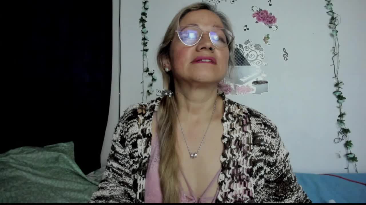 cum - video oleh anthonela_mature_ kamera model