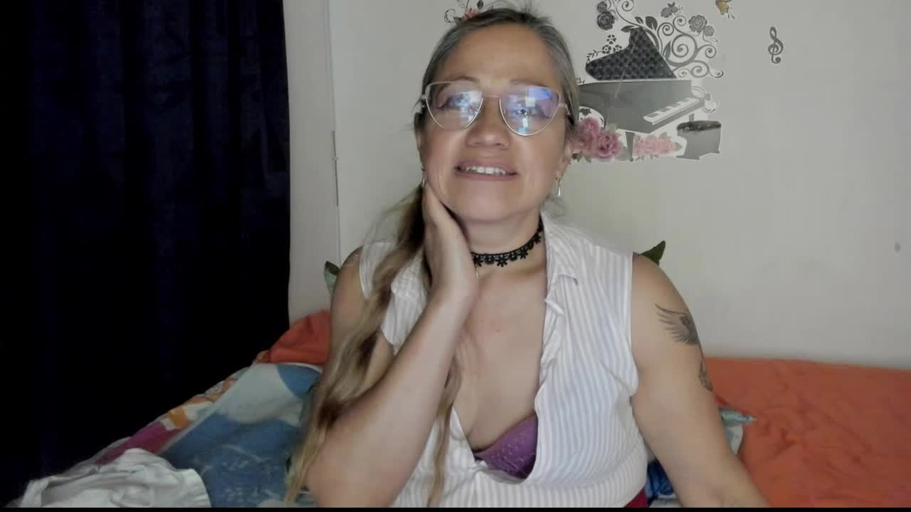 [8 Aug 22:08] Private Show - video oleh anthonela_mature_ kamera model