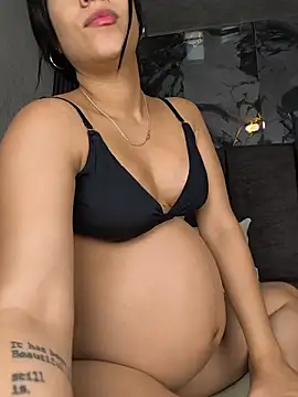squeezing my hard breasts for my milk ... show anal - vídeo de DANIK_STAR modelo de câmara