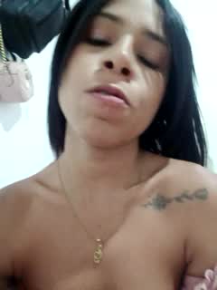 Show - video by isabela-and-her-friends cam model