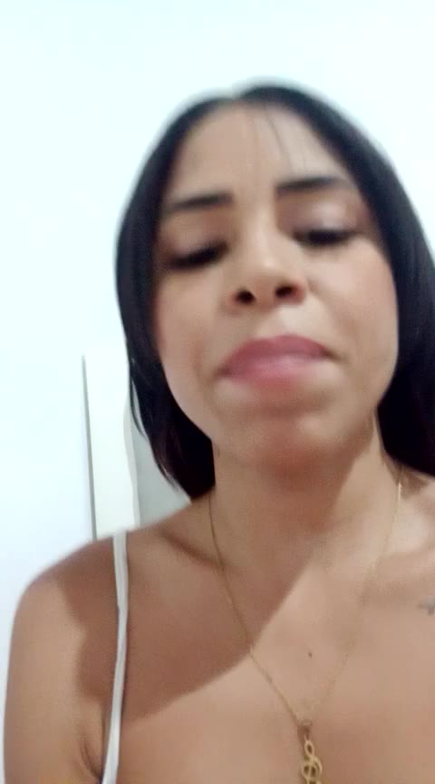 Show - video by isabela-and-her-friends cam model