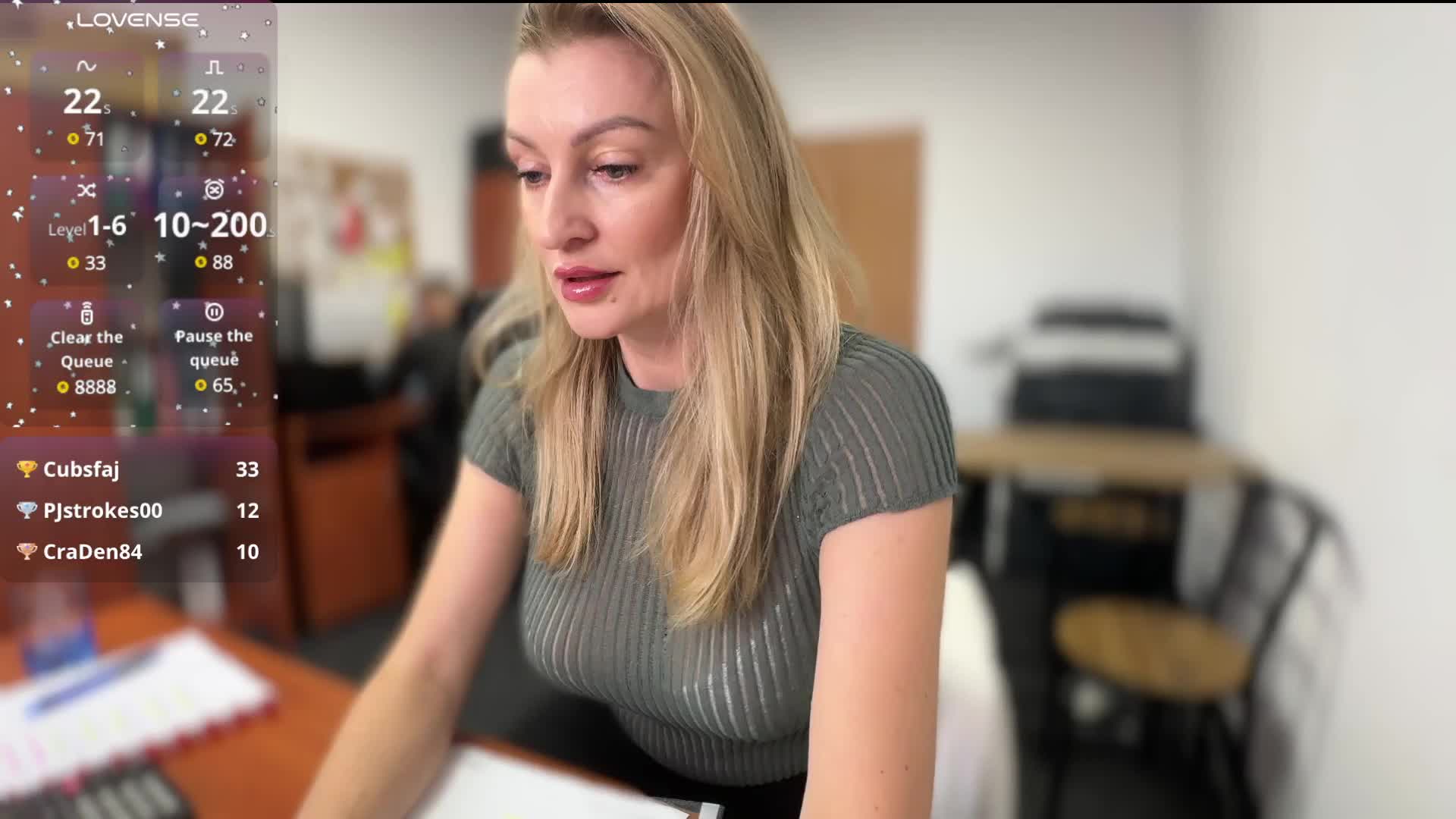 [5 Oct 13:42] Private Show – video od webkamerové modelky legsLONG