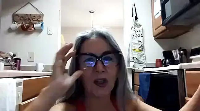 [13 Jan 10:04] Private Show my tits my pussy and my ass - vídeo de EvaRobinson modelo de câmara