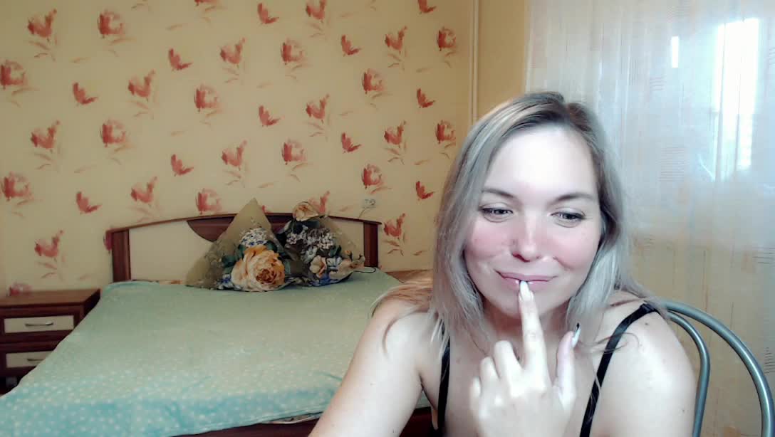 naked dog - video by soaring_love cam model