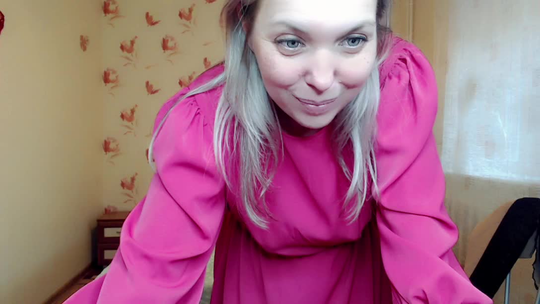 Completely naked for you - video by soaring_love cam model