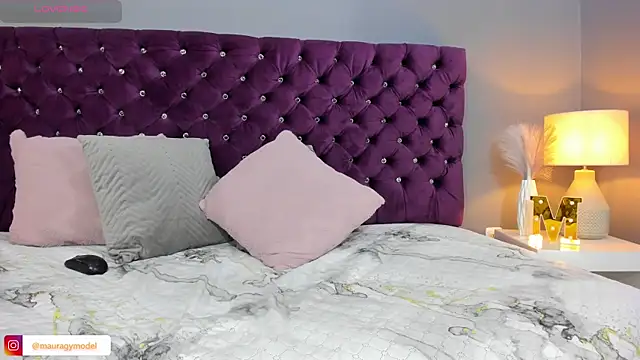 deep Throat 😋😏 - video by MauraGray cam model