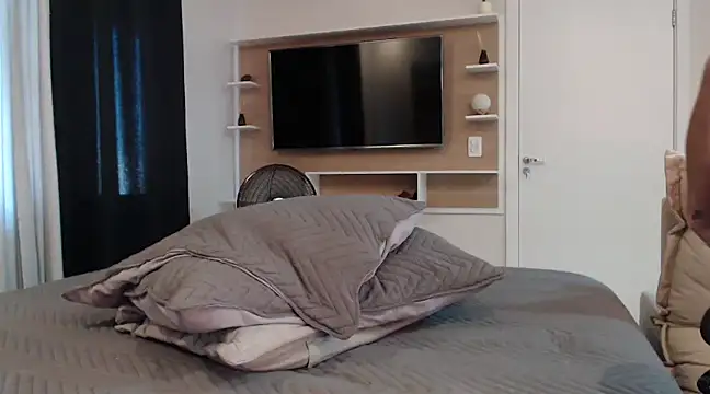 Metendo na bucetinha - AliceStone19 adlı kamera modelinin videosu