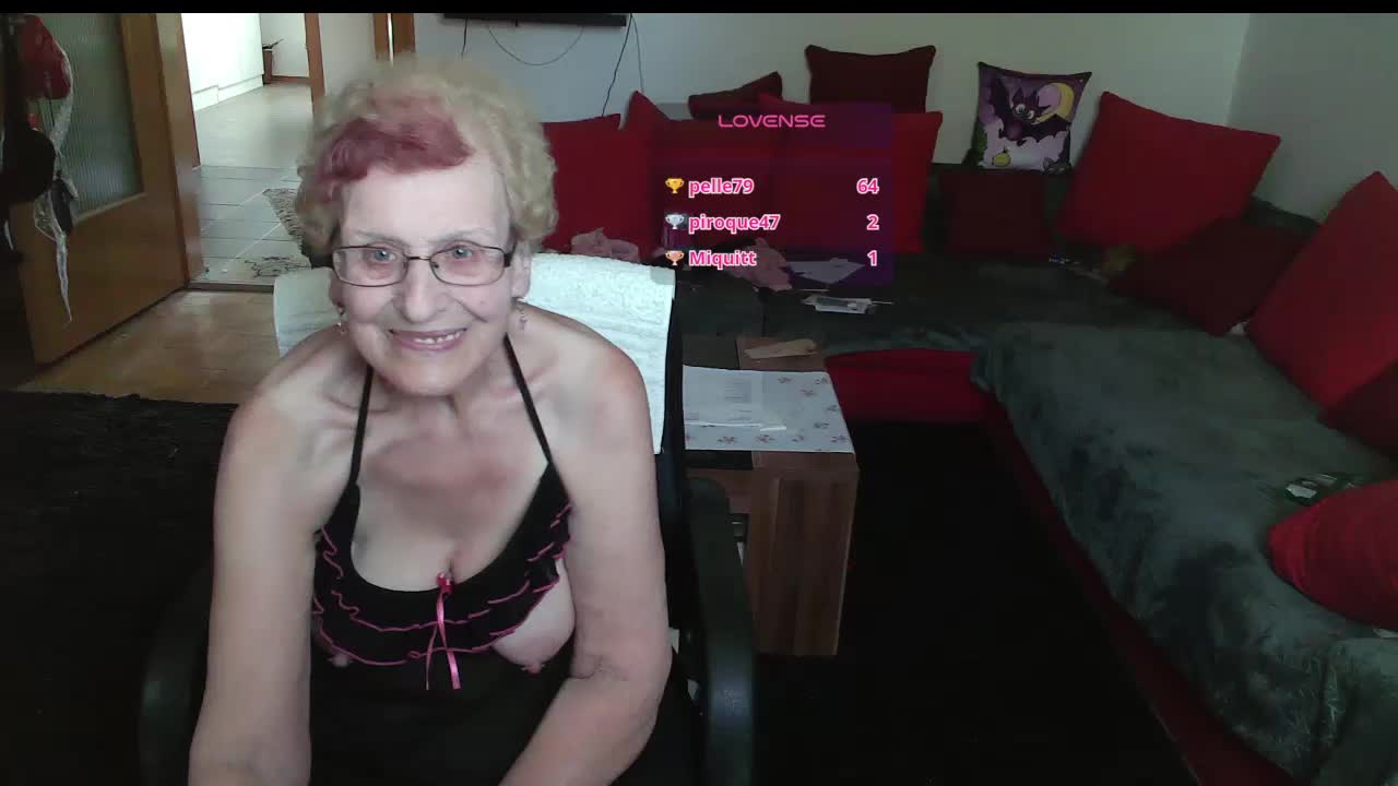 [11 Oct 14:21] Private Show - video HeisseomaOriginal kameramallilta