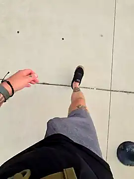 [23 Aug 07:29] Public Show - Midwest-exhibistionist adlı kamera modelinin videosu