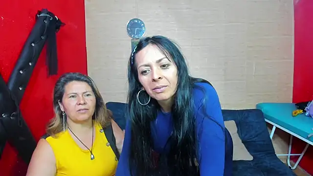 touch paola's big tight ass - Vídeo de lesbiancuple, modelo de vídeos