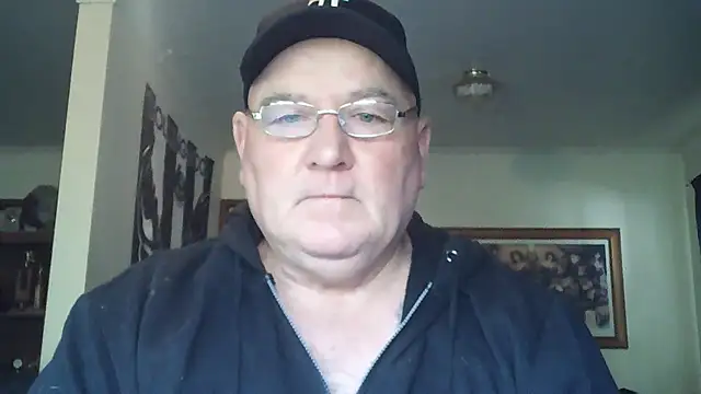 STRIPPING UP CLOSE N PERSONAL - video by KINKYBLUEYES69 cam model