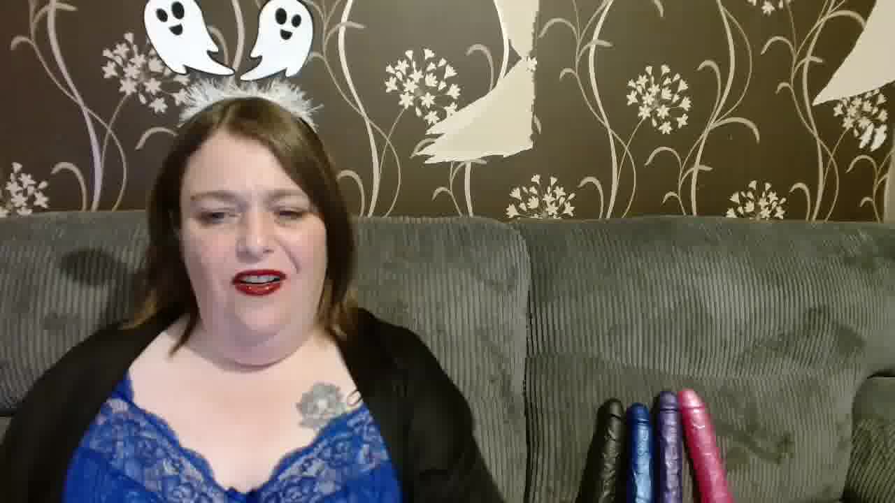 [17 Oct 23:14] Private Show - Pounding my pussy for the captain - video by HousewifeMilf_Courtney cam model