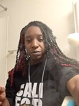 smoking in the Public Show – видео вебкам-модели markquanna