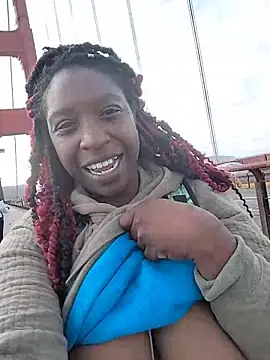 [4 Nov 09:50] Public Show - video oleh model kamera markquanna