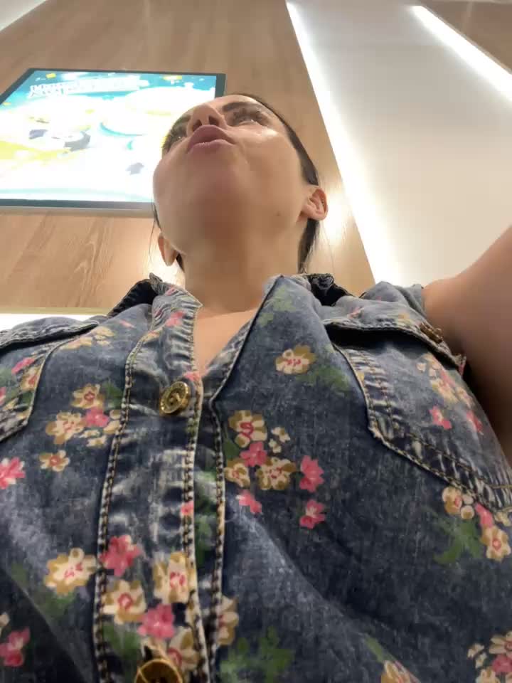 2 years ago..yes..nothing has changed and I still cum in public toilets🥹😂😈💦💦💦 - فيديو من CrazzyChicks موديل الكام