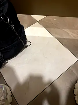 Squirt  everywhere explode in public 19.09.25 - فيديو من CrazzyChicks موديل الكام