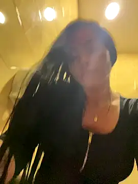 Squirt fountain💦 mess in public🔥😈21.09.25 - Video von CrazzyChicks Cam-Model