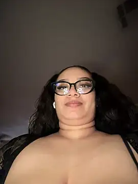 Deep Finger fuck in that fat pussy💦 - video by CarmelaAnthony