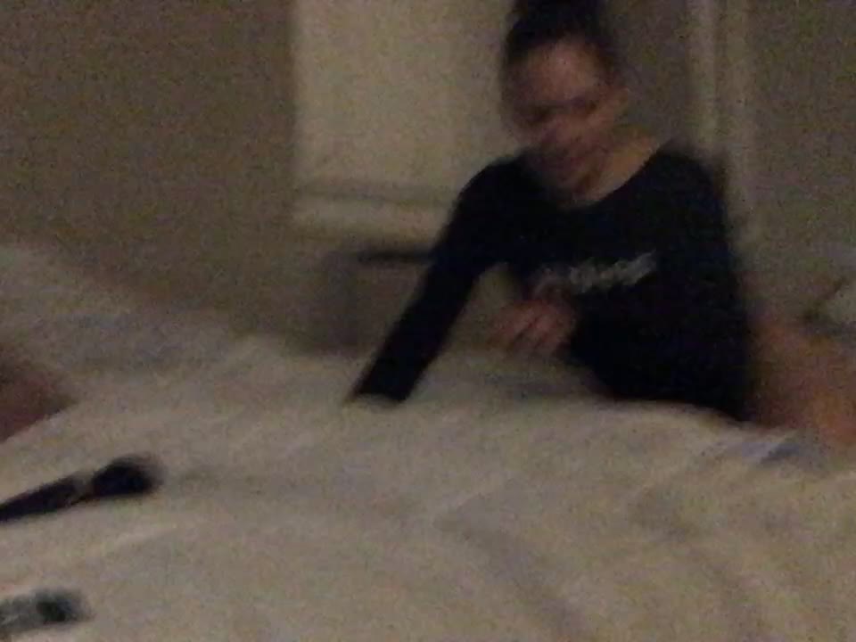 [3 Oct 22:19] Private Show with my cuz and her friend - Vídeo de Famloosefun, modelo de vídeos