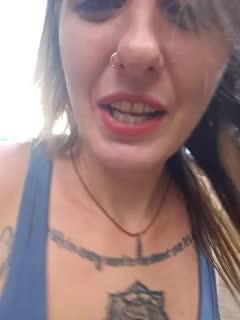Foot fetish and humiliation - video di SheIsSomething modella di cam