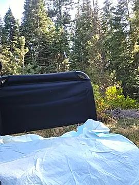 Anal squirt on truckbed naked outside - video di SheIsSomething modella di cam