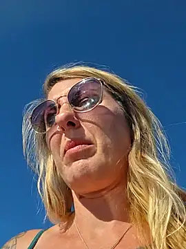 Talking to/flashing strangers & truckstop squirt