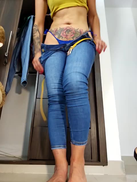 [1 Jan 13:44] Private Show Change of clothes from Jean to sexy dress with pantyhose - βίντεο μοντέλου Yuky_ta