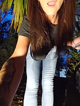 [18 Jul 18:39] Public Show DOGGY TSUNAMI SQUIRT PUBLIC PARK CRAZY - فيديو من Yuky_ta موديل الكام