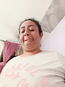 playing hot and amateur for you 🐷🥵 - agathaxxx-69 캠 모델의 동영상