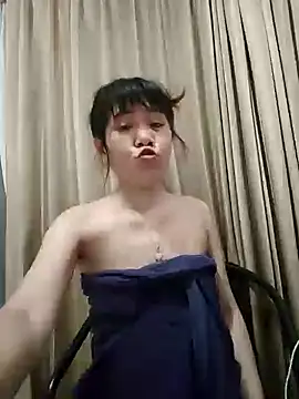 [17 Jun 20:57] Public Show - vídeo de la modelo de cam Little_suzy5