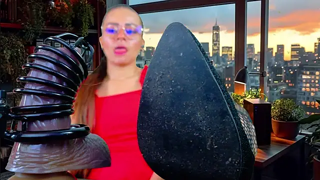 On your knees and licking my soles you bastard!  COME TO SERVER ME! - MistressSlut1 캠 모델의 동영상