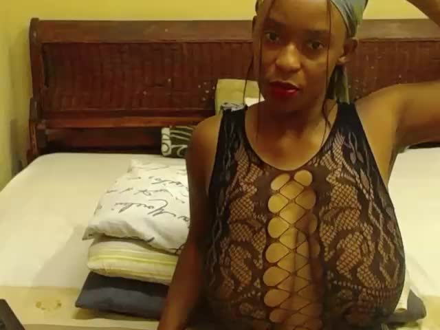 suck boobs nd show pussy - video av CrystalSoul35 cam-modell