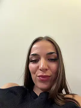 FINGERING+BJ - video by Bad_Giorgia cam model