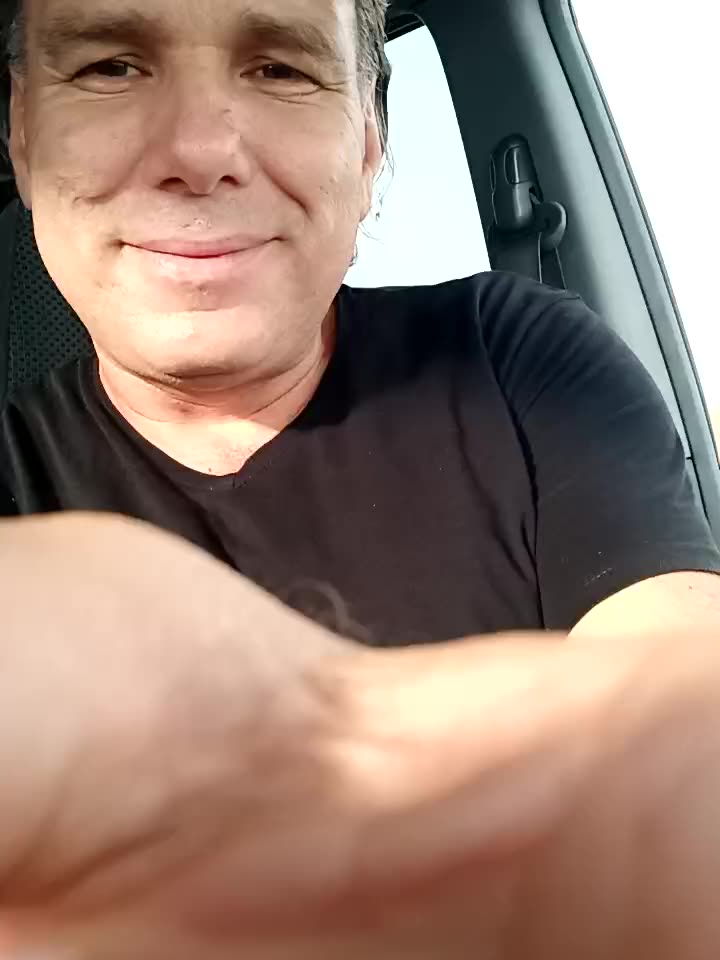 Biig Cock in car with socks and fingering - video di Saysomething3 modella di cam