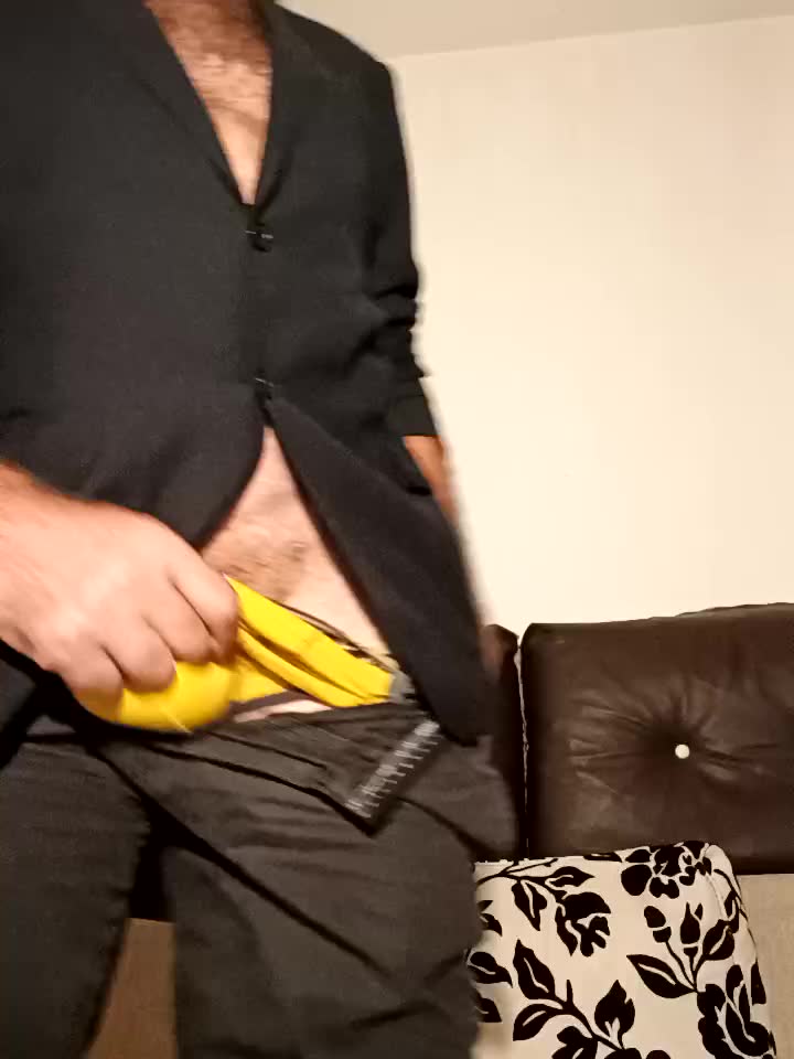 Suitt with big baalls - video di Saysomething3 modella di cam