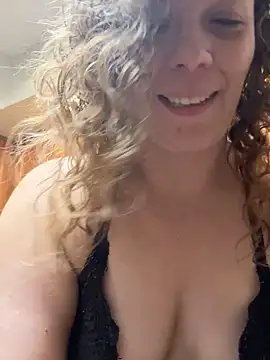 [23 May 04:20] Private Show – video od webkamerové modelky XoMisty