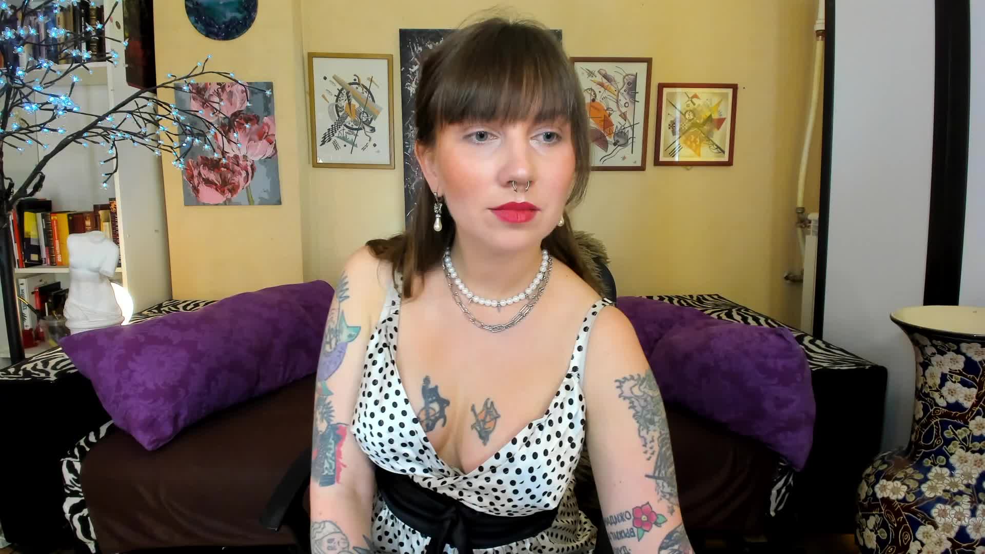 licking feet naked - vídeo de la modelo de cam StacyTigerr
