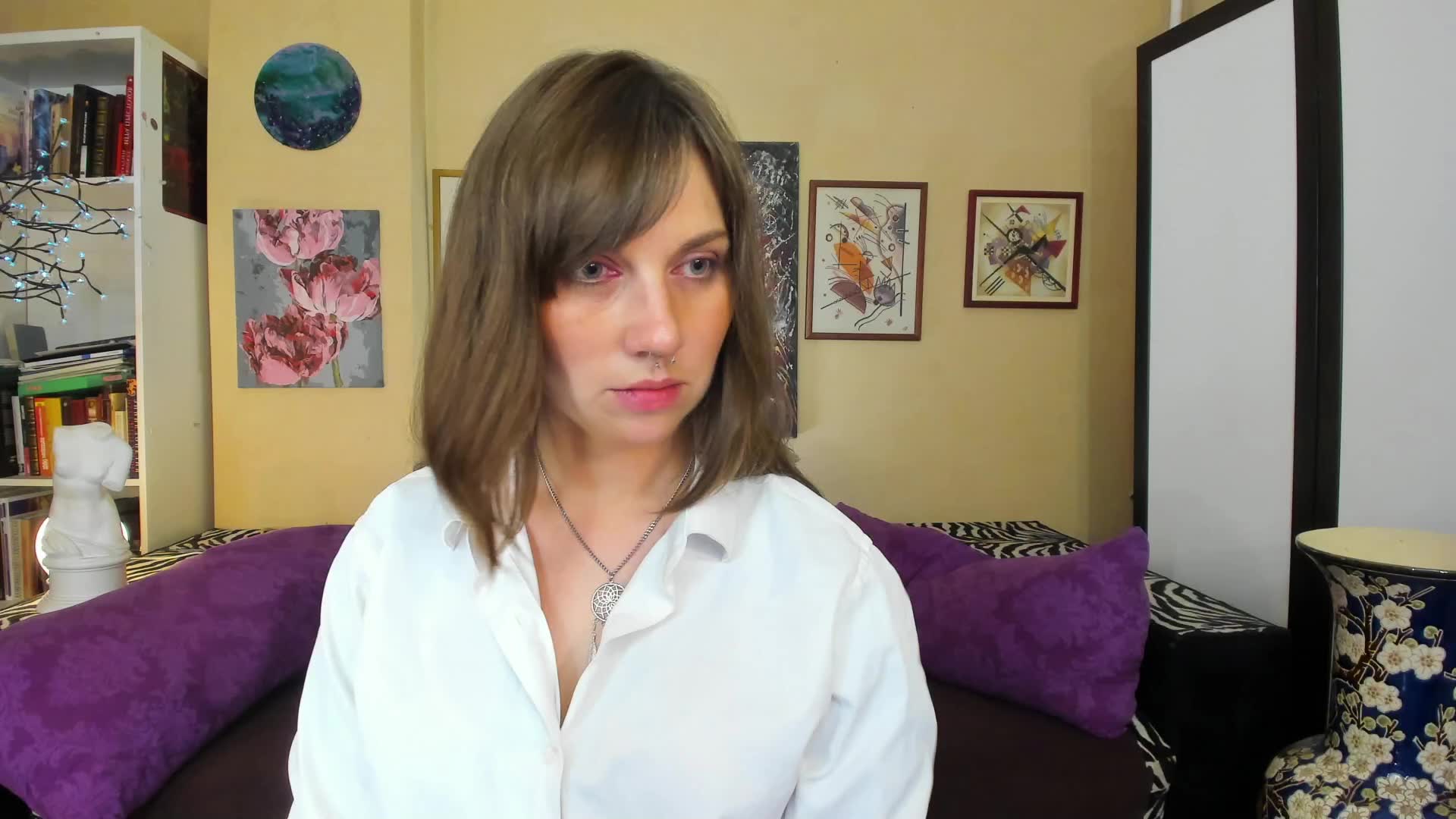 licking feet in socks and otehr crazy stuff - vídeo de la modelo de cam StacyTigerr