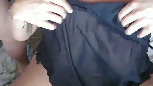 Succhio il cazzo e lo faccio sborrare - video BAMBI047 kameramallilta