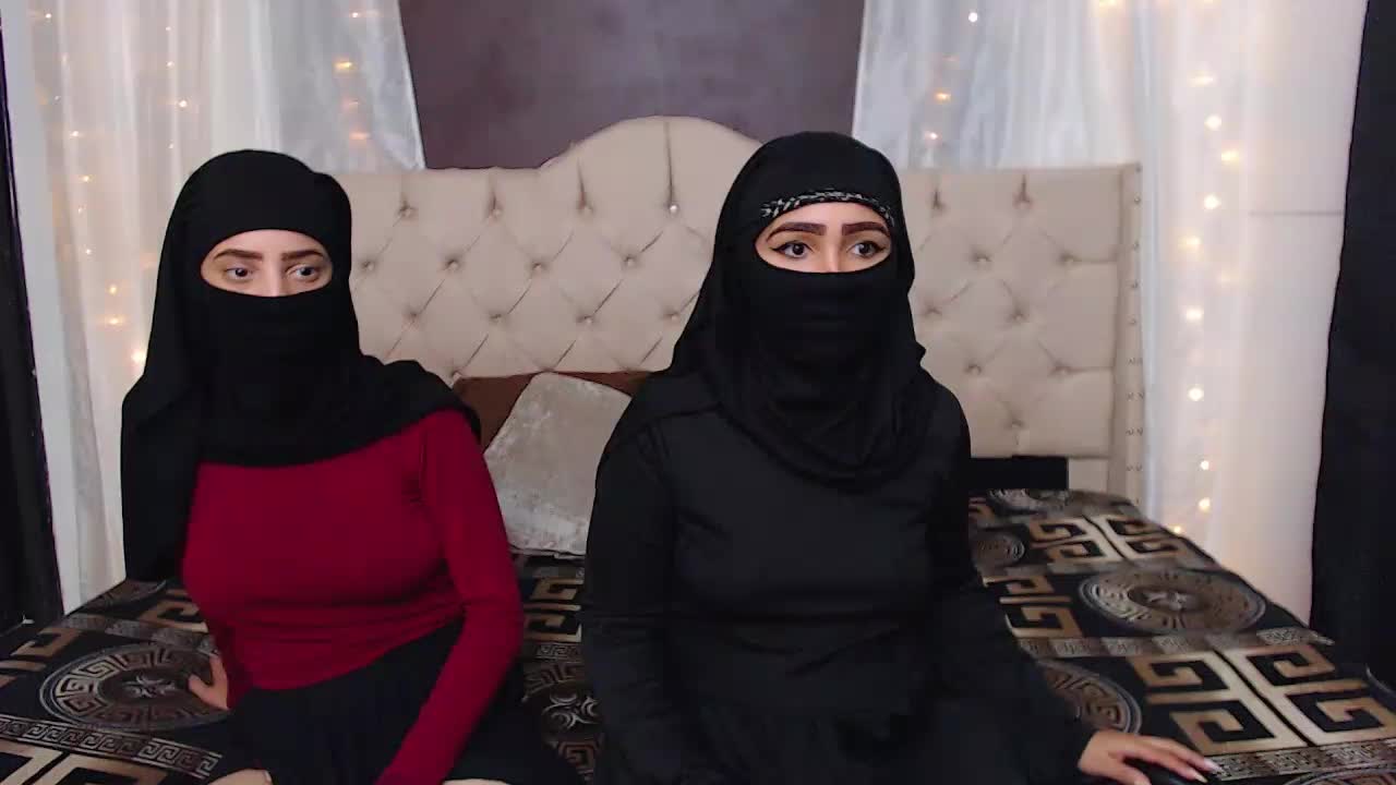 Ghalia and Yashira STRAP ON - video by New_Arab_Kingdom cam model