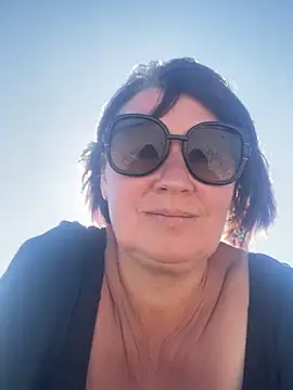 Hi - video by XLindaMilfX cam model