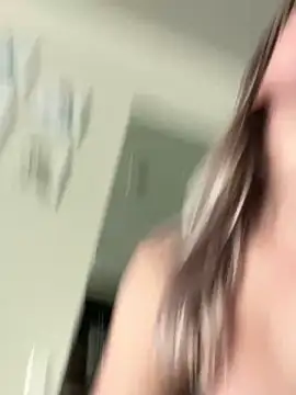 SQUIRTING DILDO ON FACE AT THE END – video modela na kameri Vivian_MayXxX