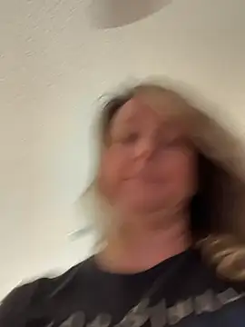 Cumming with super long clear dildo and domni