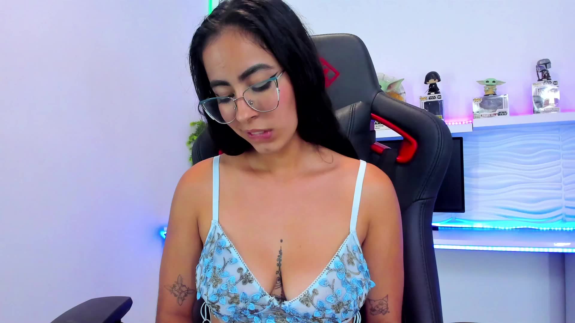 fucking me with your big dick - NicoleBlum 캠 모델의 동영상