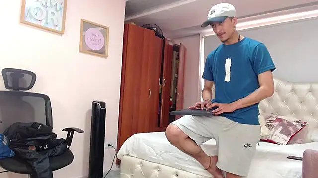 [9 Feb 11:32] Private Show - video by ryan_maxy cam model